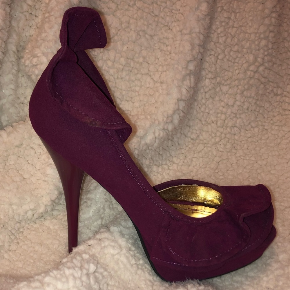 Shoes 👠 - Picture 3 of 4